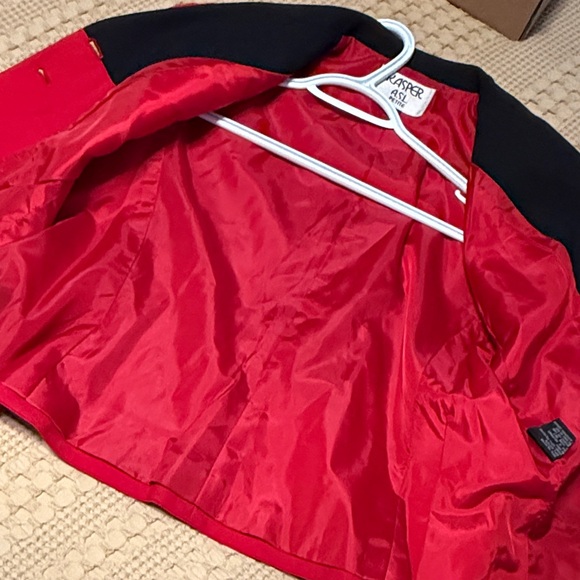 Kasper Red Blazer with Black Contrast Collar - Picture 8 of 11